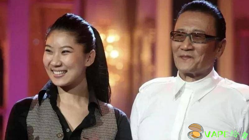 娛樂新聞:謝賢與小49歲女友的祖父孫女戀情沒有親密結束;分手並獲得 8000萬元補償
