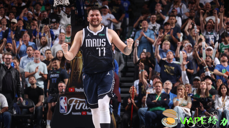 體育新聞:NBA 總決賽第四場達拉斯獨行俠隊以 122-84 擊敗凱爾特人隊