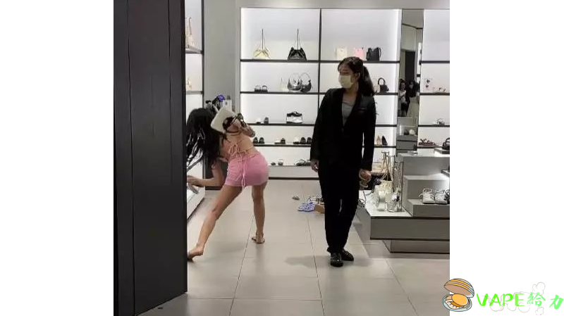 台北101精品店請小心:泰國爆乳正妹的瘋狂購物變成了混亂掃貨
